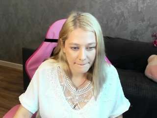 Ameliaxcandy's live stream