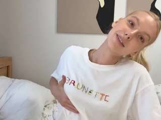 AmieeTanimoto live webcam show