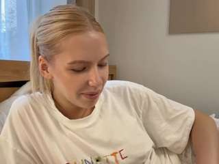 AmieeTanimoto live webcam show