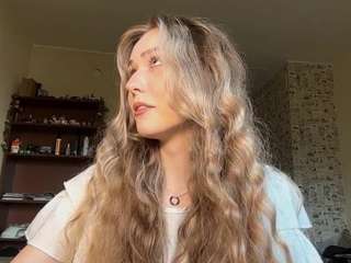 Constancenordyke's cam show statistics and live stream