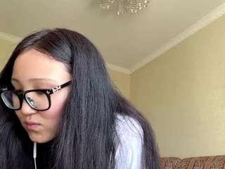 Helentuckett's cam show statistics and live stream