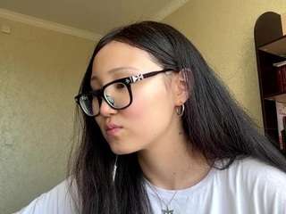 Helentuckett's cam show statistics and live stream