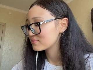 Helentuckett's cam show statistics and live stream
