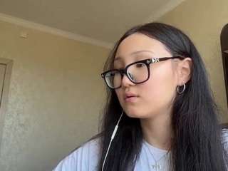 Helentuckett's cam show statistics and live stream