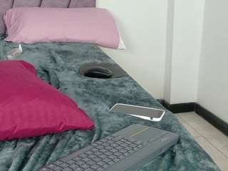 AlanaRoseeX live webcam show