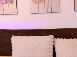 sara-core live webcam show