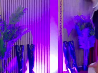 LadyTouch's Live Sex Cam Show
