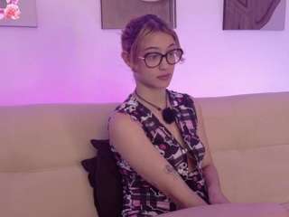 charlotte-rioz live on CamSoda