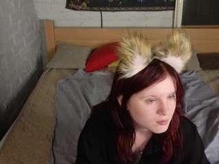 Fox-Cuteee live webcam show