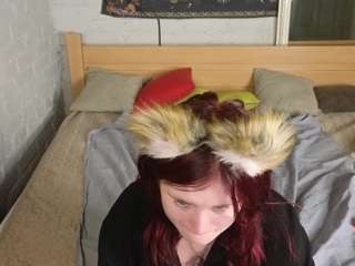 Fox-Cuteee live webcam show