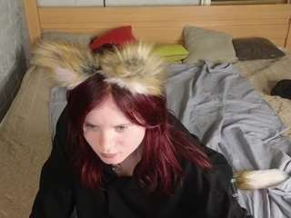 Fox-Cuteee live webcam show