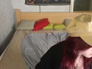Fox-Cuteee live webcam show