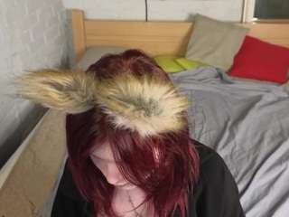 Fox-Cuteee live webcam show