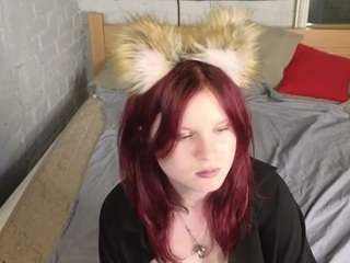 Fox-Cuteee live webcam show