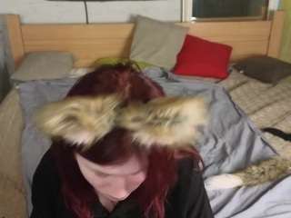 Fox-Cuteee live webcam show