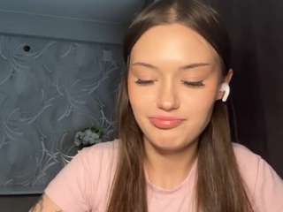 Krisriker's cam show statistics and live stream