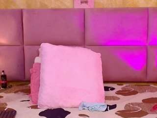 zoeaitana's live room