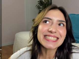 avayuzu live cam preview