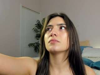 avayuzu live cam preview