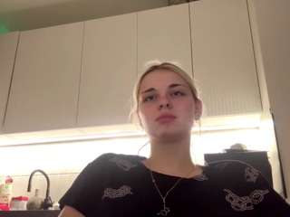 Marileespurger's cam show statistics and live stream