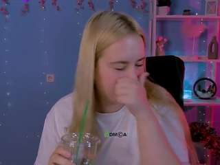 nicole-bright live webcam show