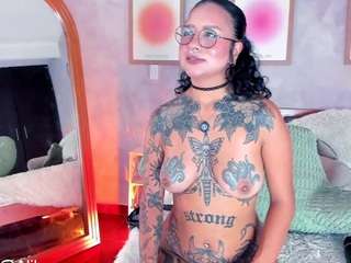 AliceBanks live cam preview