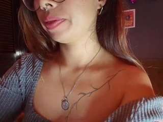 amaarella28 live webcam show