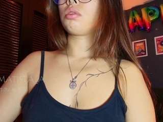 Amaarella28 live webcam show