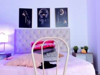 aurora-021 live webcam show