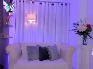 dahliia-grey live cam preview