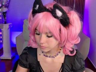 dahliia-grey live cam preview