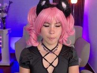 dahliia-grey live cam preview