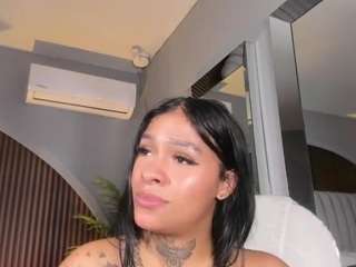 LiliLanner live webcam show