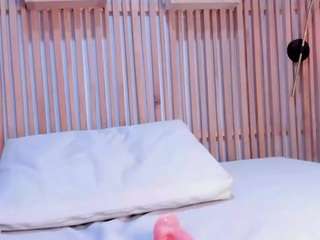 Selena-Holt live webcam show