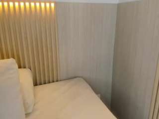 Selena-Holt live cam preview