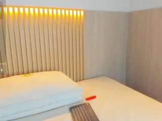 Selena-Holt live cam preview