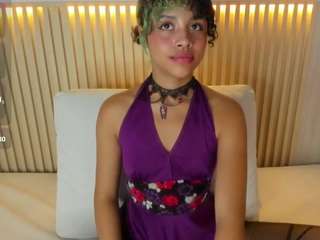 selena-holt webcam model
