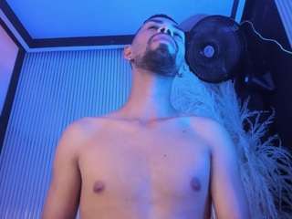 tyler-204 Sex Cam Show
