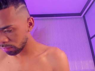 Tyler-204 live webcam show
