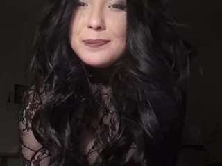 AutumnAuvil live cam preview