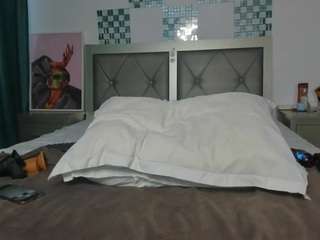 bo0tyqueen live webcam show