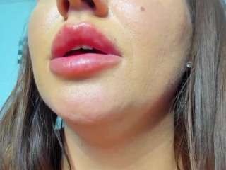 bo0tyqueen live webcam show