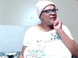 bustyqueen56