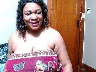 bustyqueen56