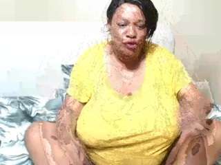 bustyqueen56