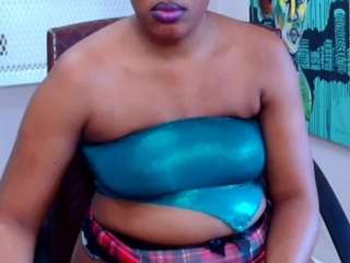 FoxyVibez live webcam show