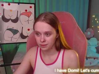 Meg-Ryann live webcam show