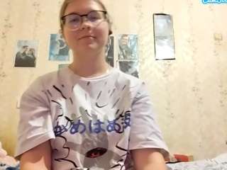 adrienefrock Sex Cam Show