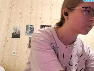 adrienefrock Sex Cam Show