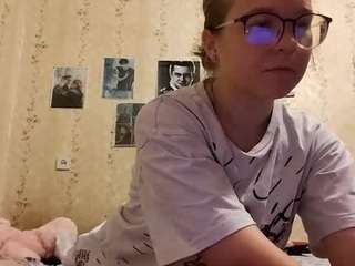 adrienefrock Sex Cam Show